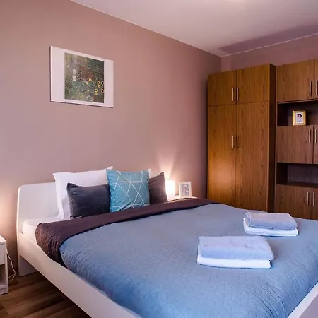 Apartment Peaceful, Cozy And New With Balcony *