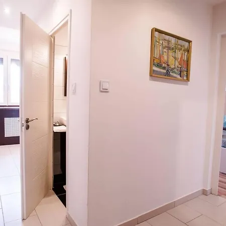 Peaceful, Cozy And New With Balcony * Budapest