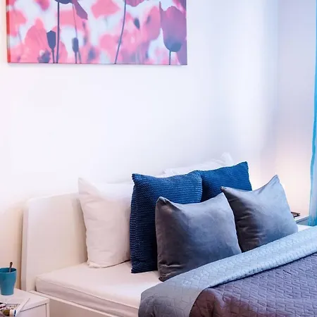 Peaceful, Cozy And New With Balcony