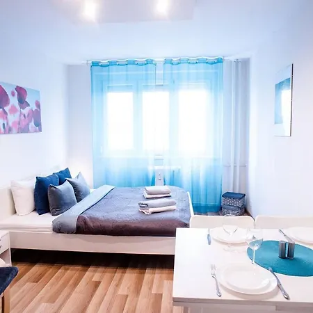 Peaceful, Cozy And New With Balcony Budapest